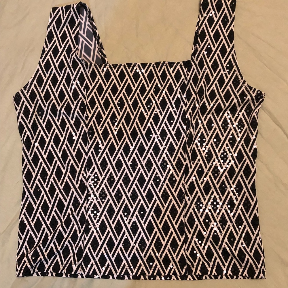 NICOLA black and white diamond print top